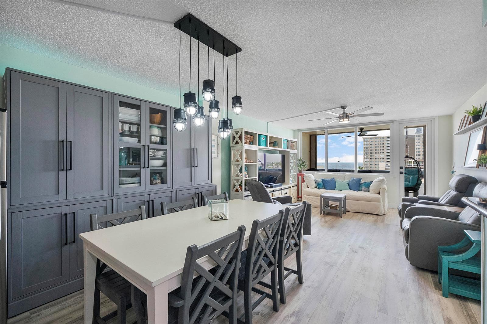 305 N Pompano Beach Blvd u804_022