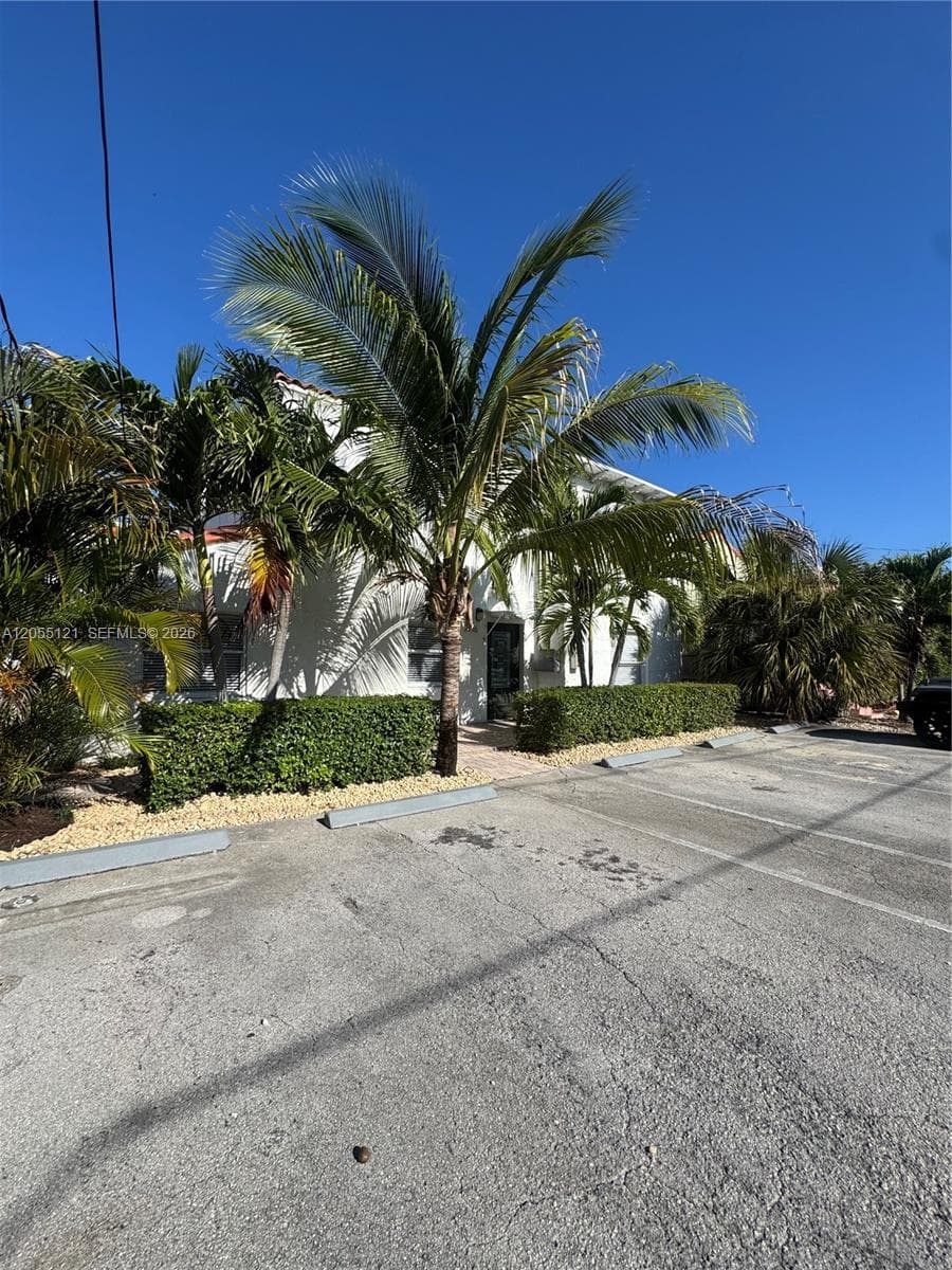 FAIRGREEN · #3 in Miami Beach - Photo 12