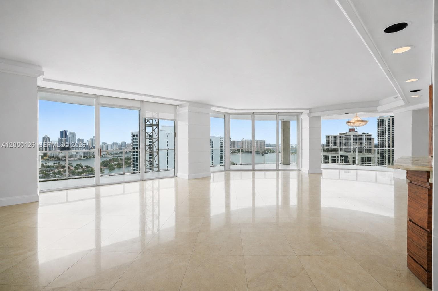 TURNBERRY TOWERS CONDO · #25GR in Aventura - Photo 2