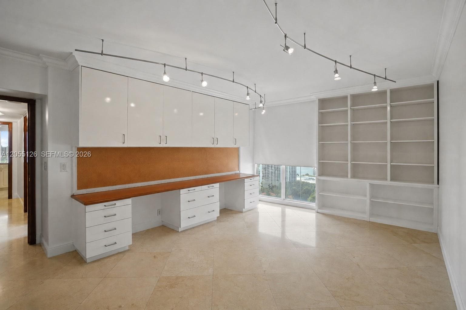 TURNBERRY TOWERS CONDO · #25GR in Aventura - Photo 46