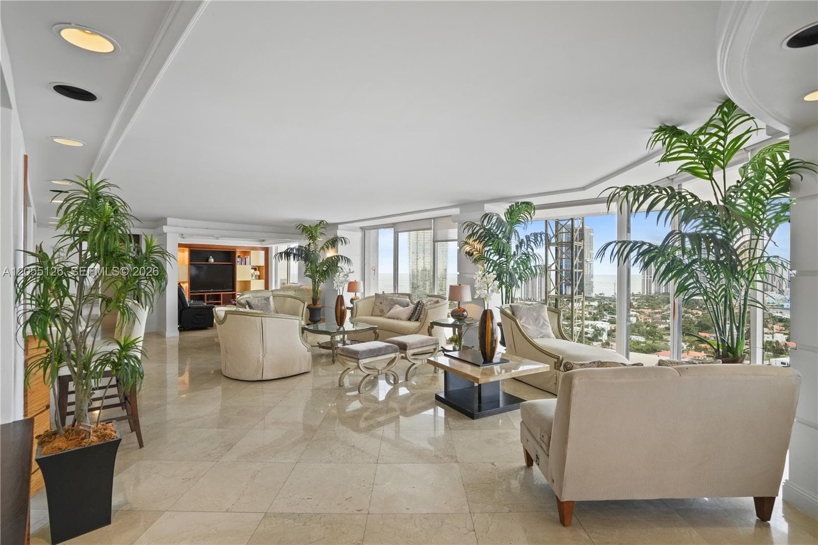 TURNBERRY TOWERS CONDO · #25GR in Aventura - Photo 3