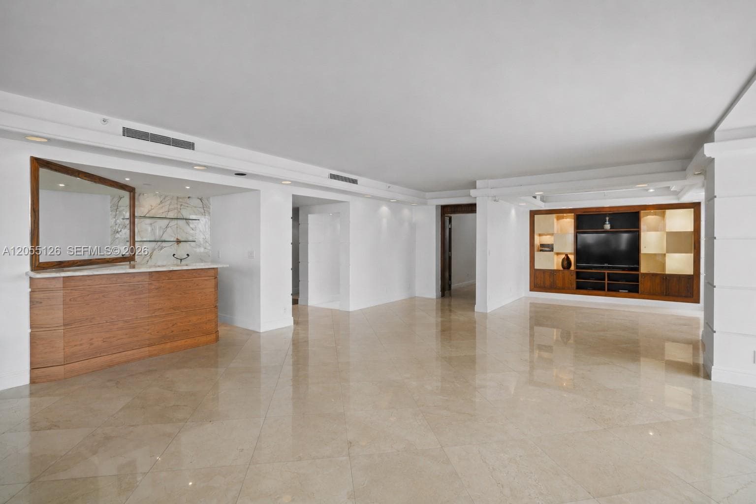 TURNBERRY TOWERS CONDO · #25GR in Aventura - Photo 9