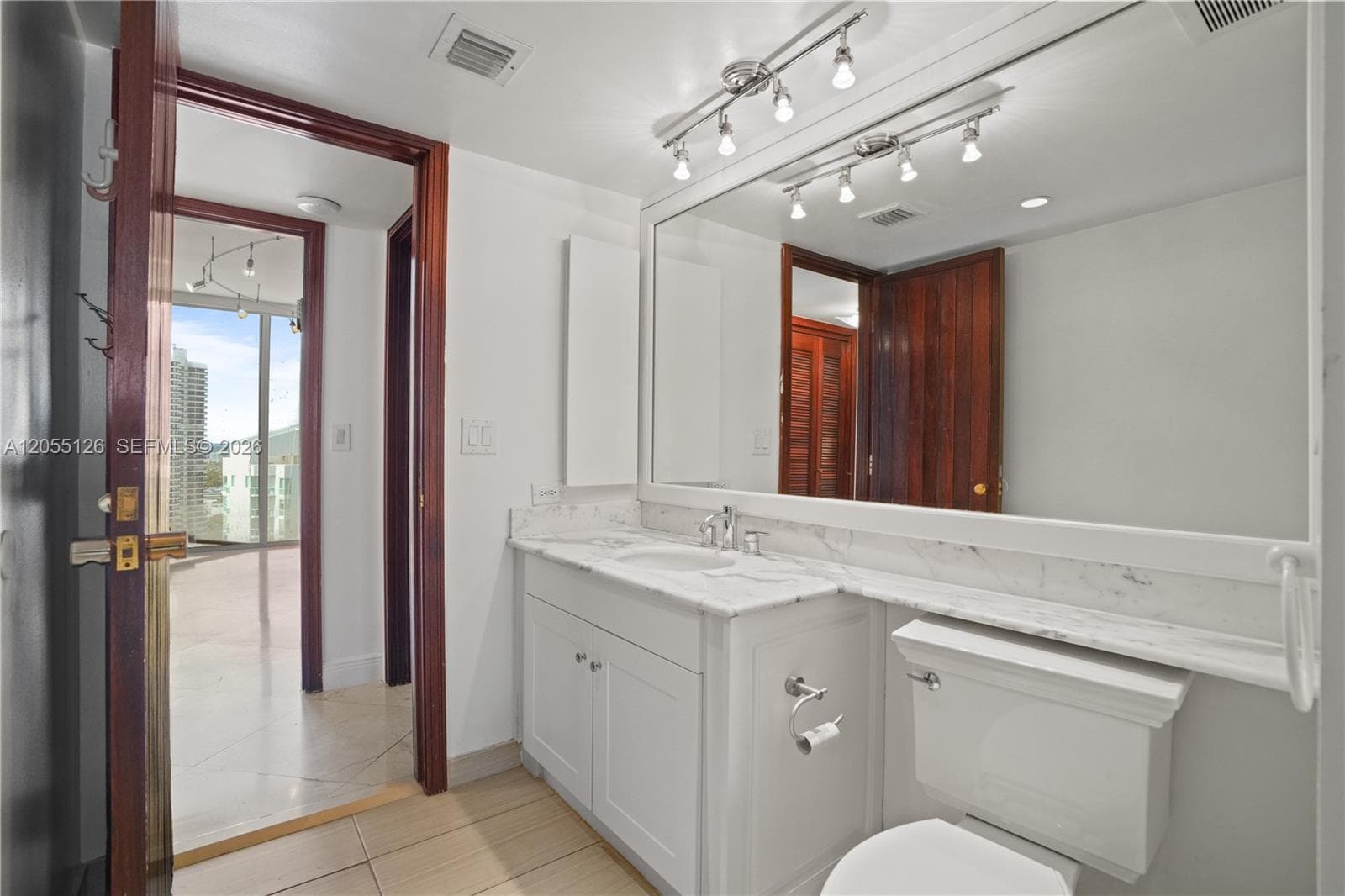 TURNBERRY TOWERS CONDO · #25GR in Aventura - Photo 44