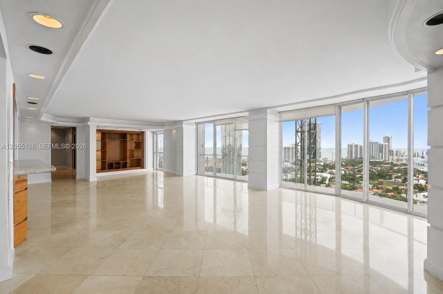 TURNBERRY TOWERS CONDO · #25GR in Aventura - Photo 4