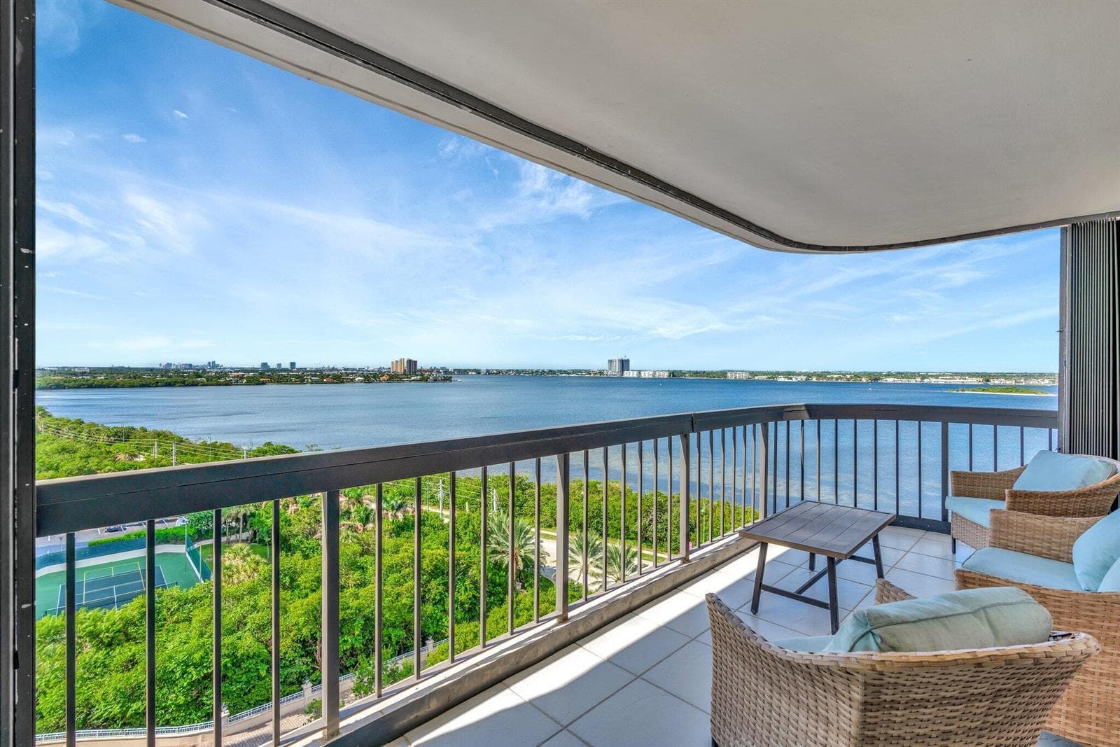 2nd BALCONYsouth west