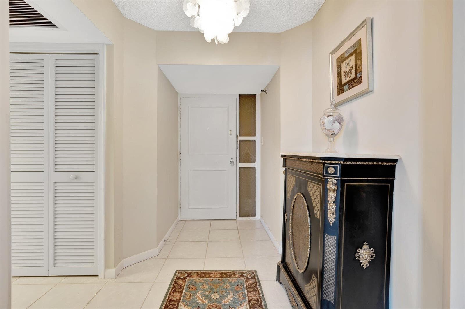 11a FOYER