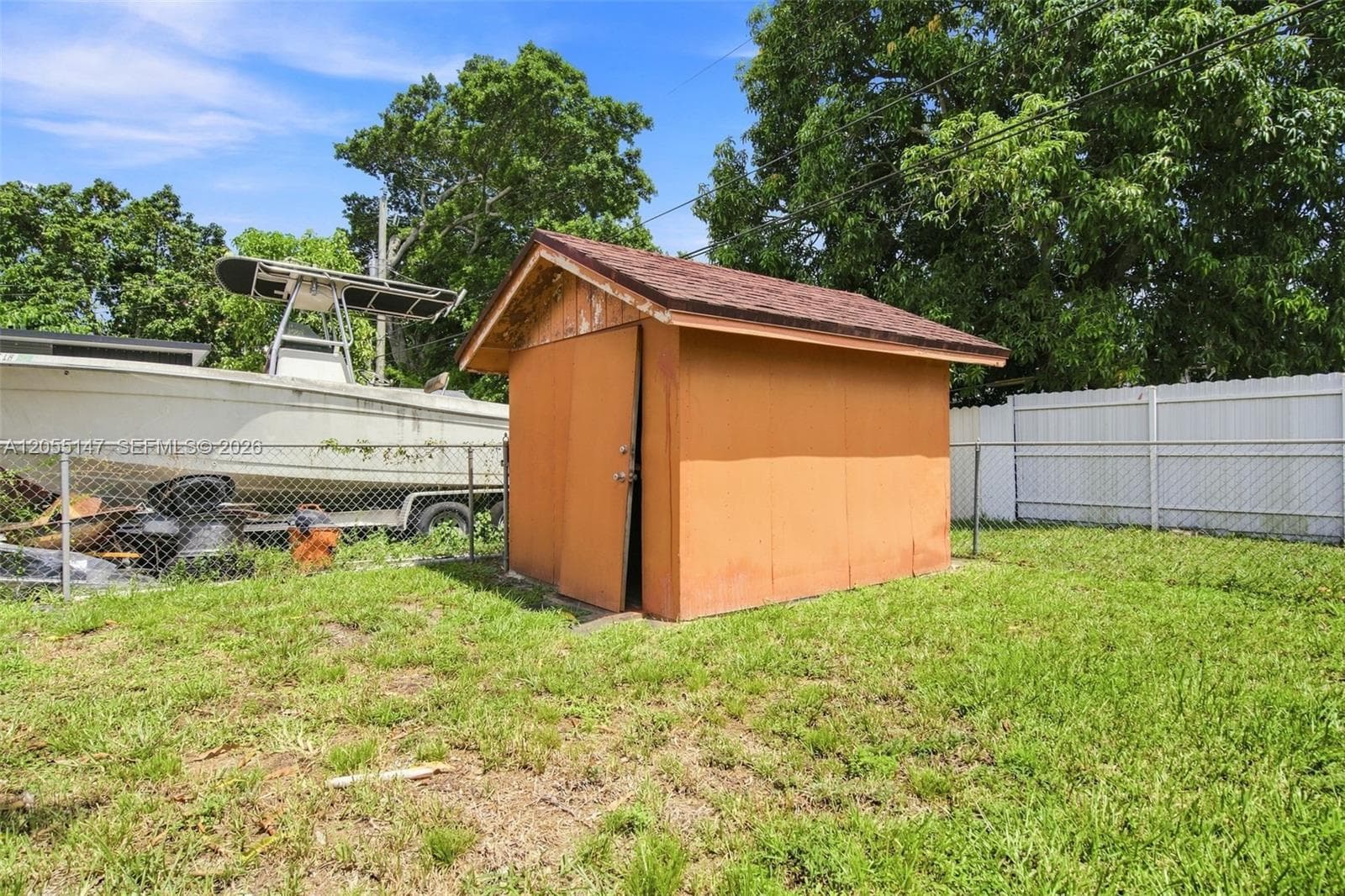636 E 48th St photo 29