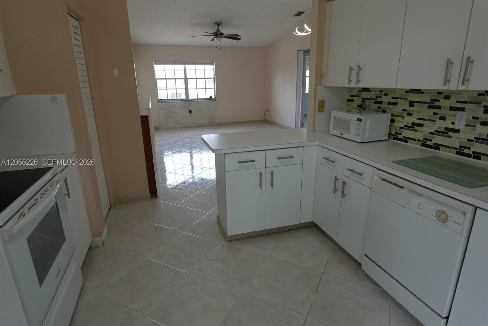 Lago Del Rey · #1602 in Hialeah - Photo 15