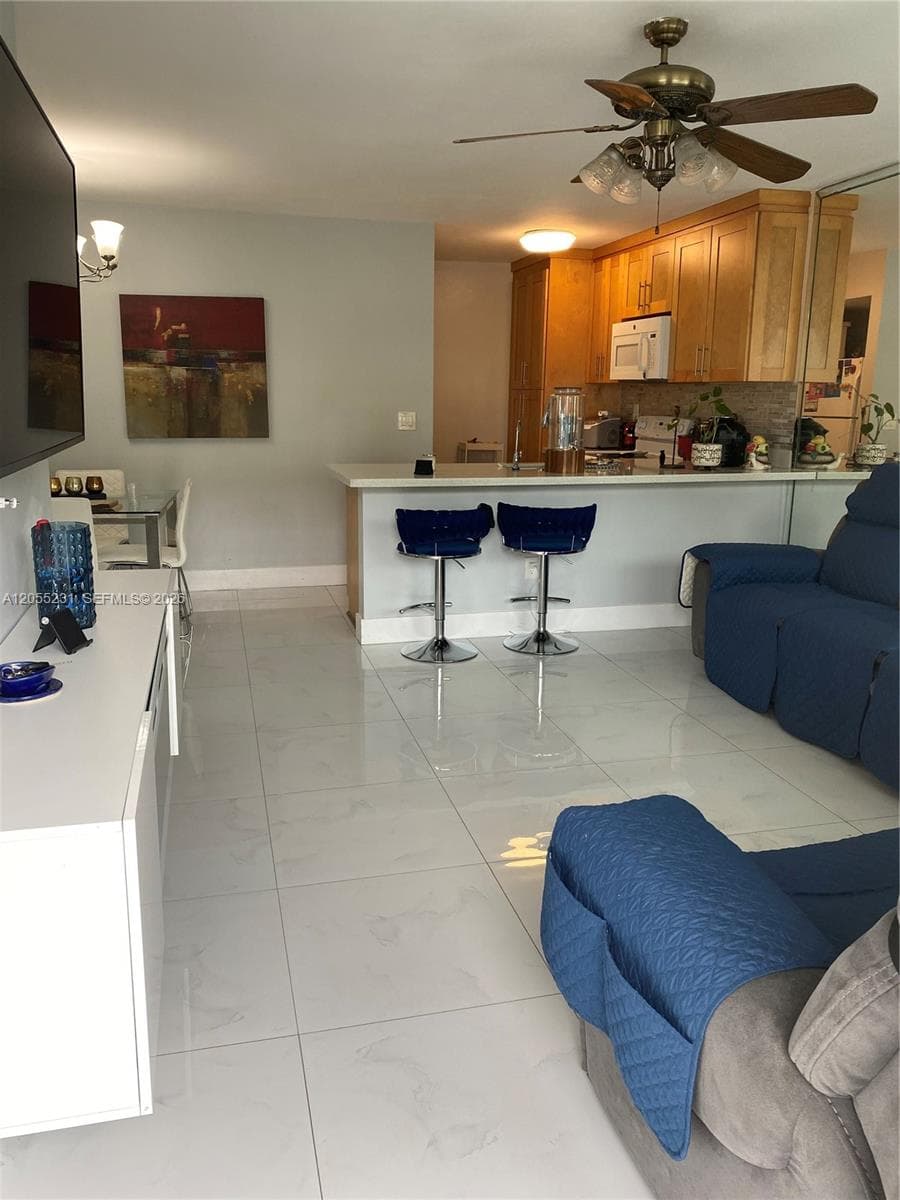 Lago Grande · #12-2 in Hialeah - Photo 2