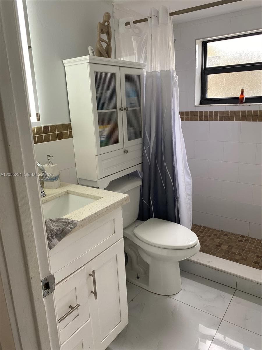 Lago Grande · #12-2 in Hialeah - Photo 6
