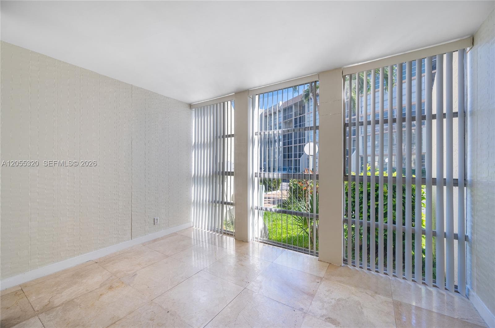 DE SOTO PARK CONDO · #112 in Hallandale Beach - Photo 8