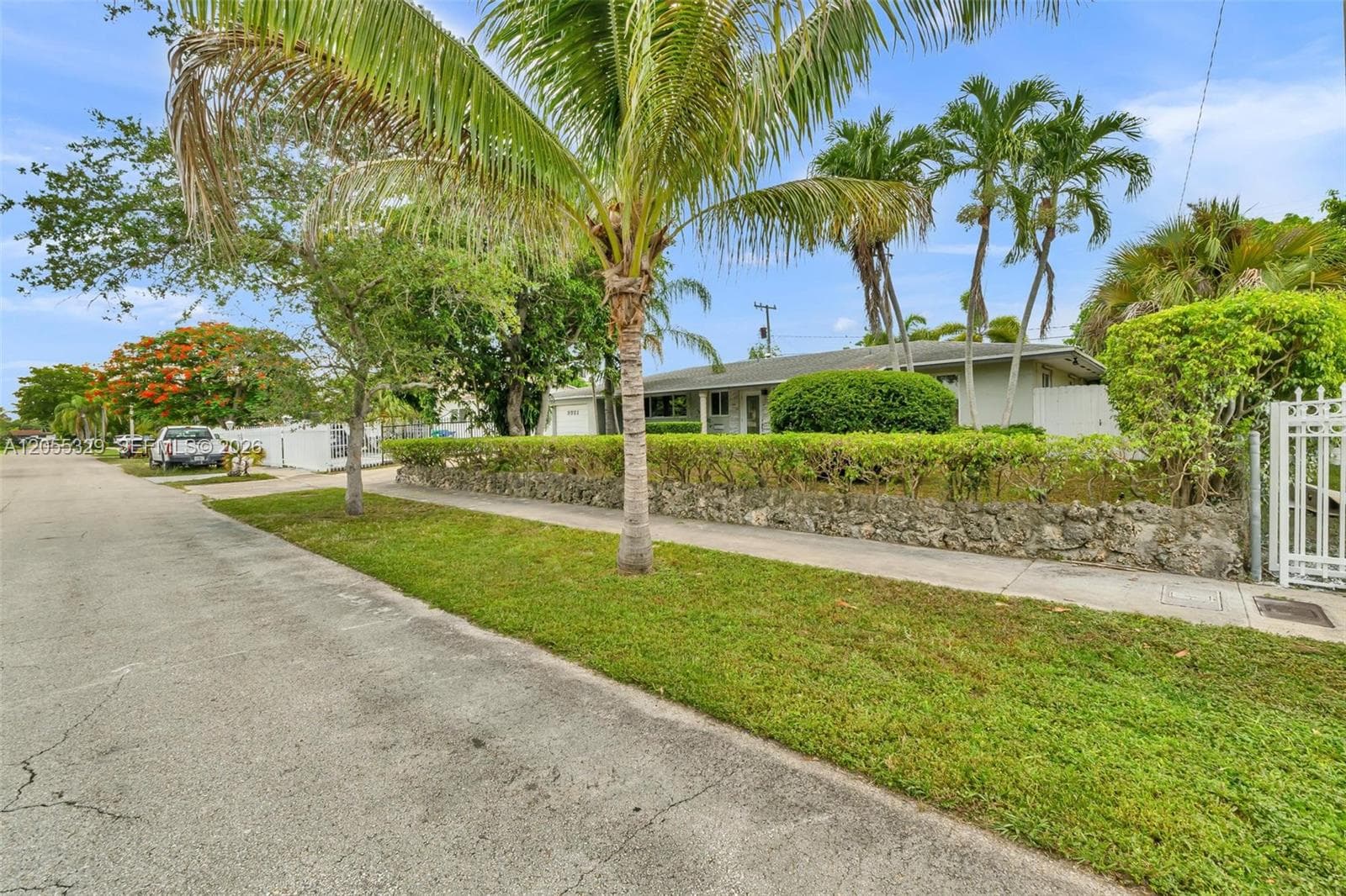 9921 SW 165th Ter photo 2