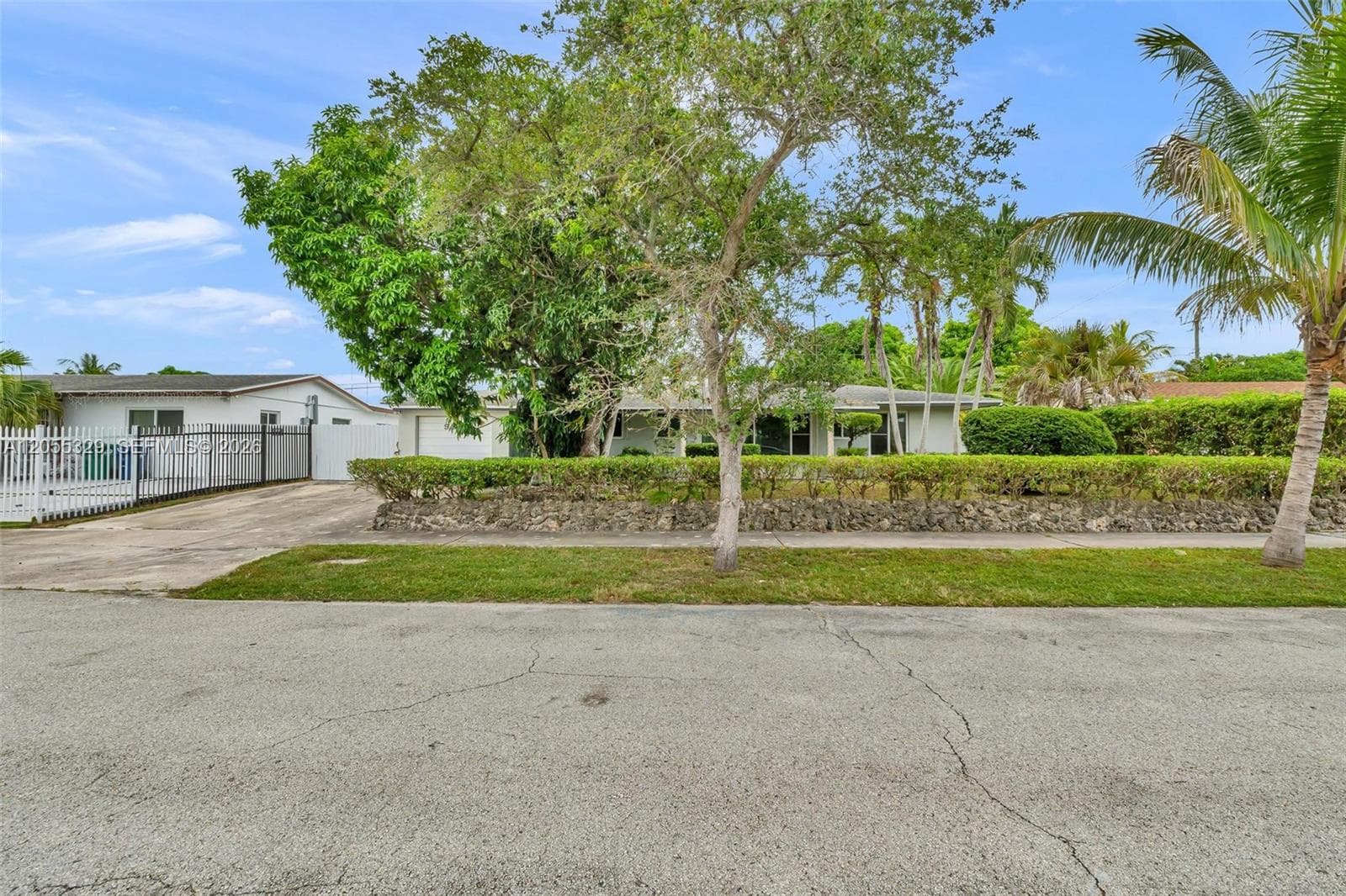 9921 SW 165th Ter photo 1
