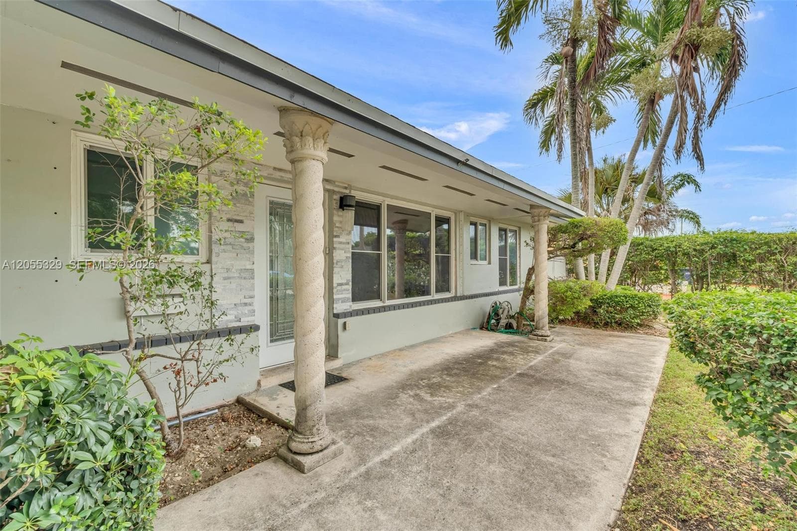 9921 SW 165th Ter photo 5