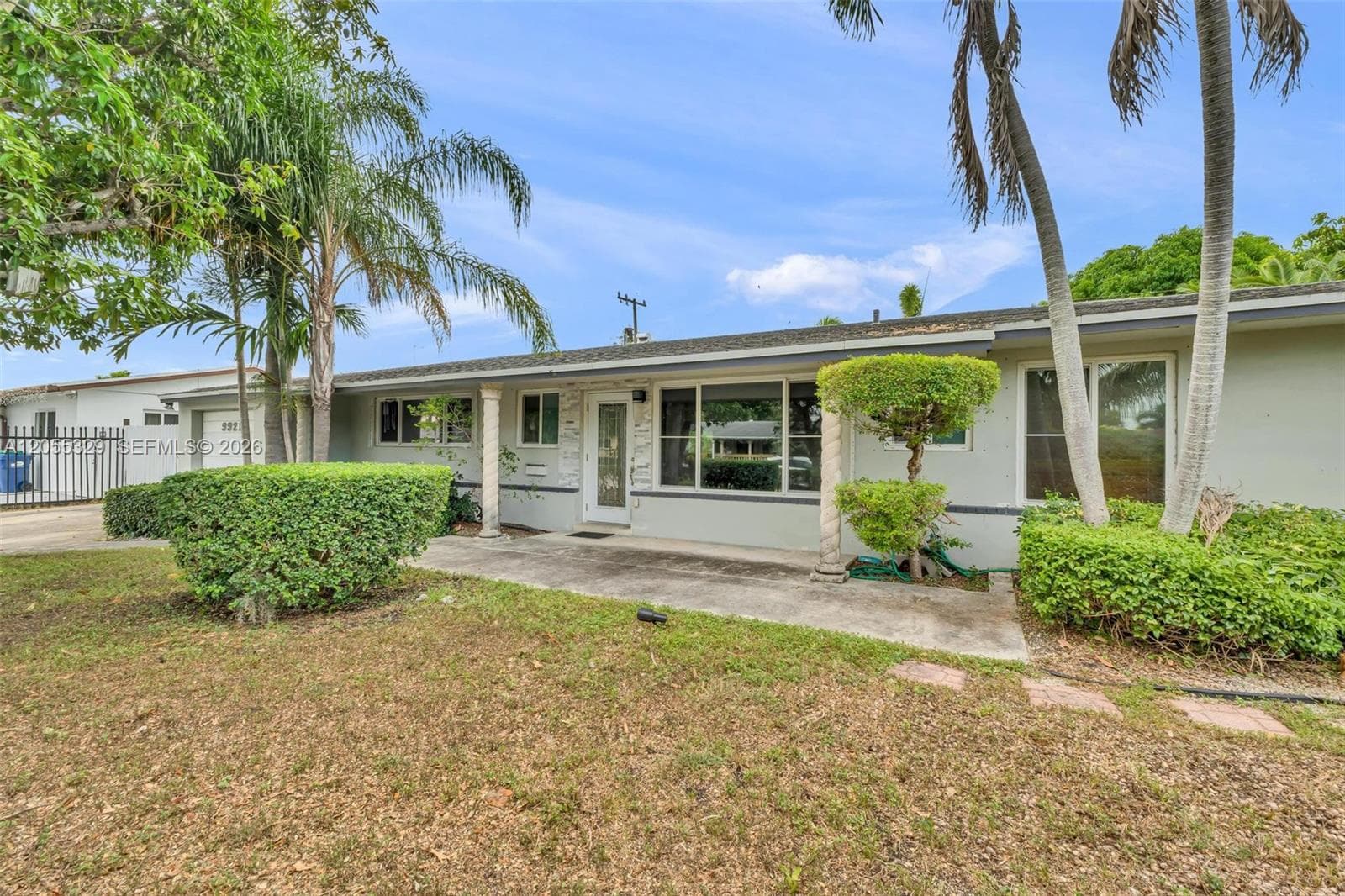 9921 SW 165th Ter photo 4