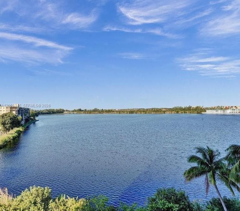 BUCKLY TOWERS · #PH11W in Miami - Photo 1