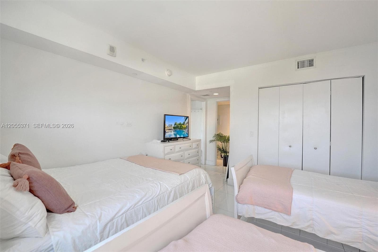 BEAHCWALK · #T1902 in Hallandale Beach - Photo 32