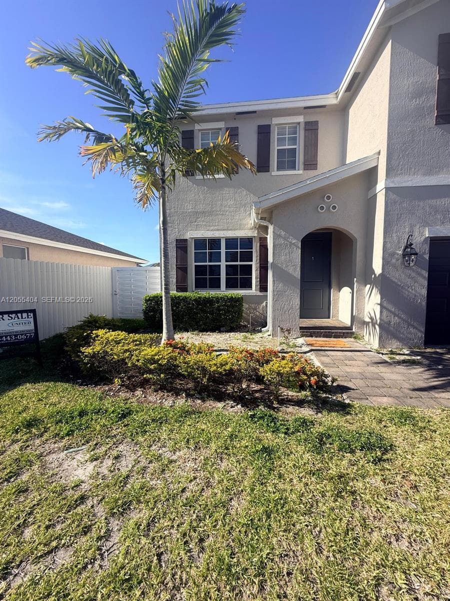 13219 SW 270th Ter photo 2