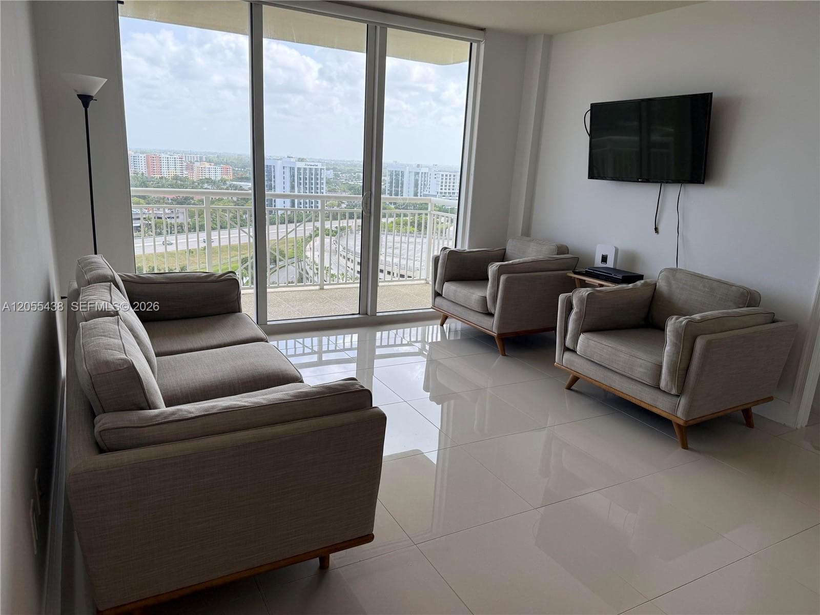 TURNBERRY ON THE GREEN CO · #1705 in Aventura - Photo 8