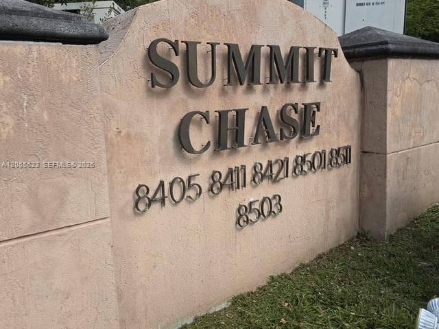 Summit Chase · #201 in Miami - Photo 1