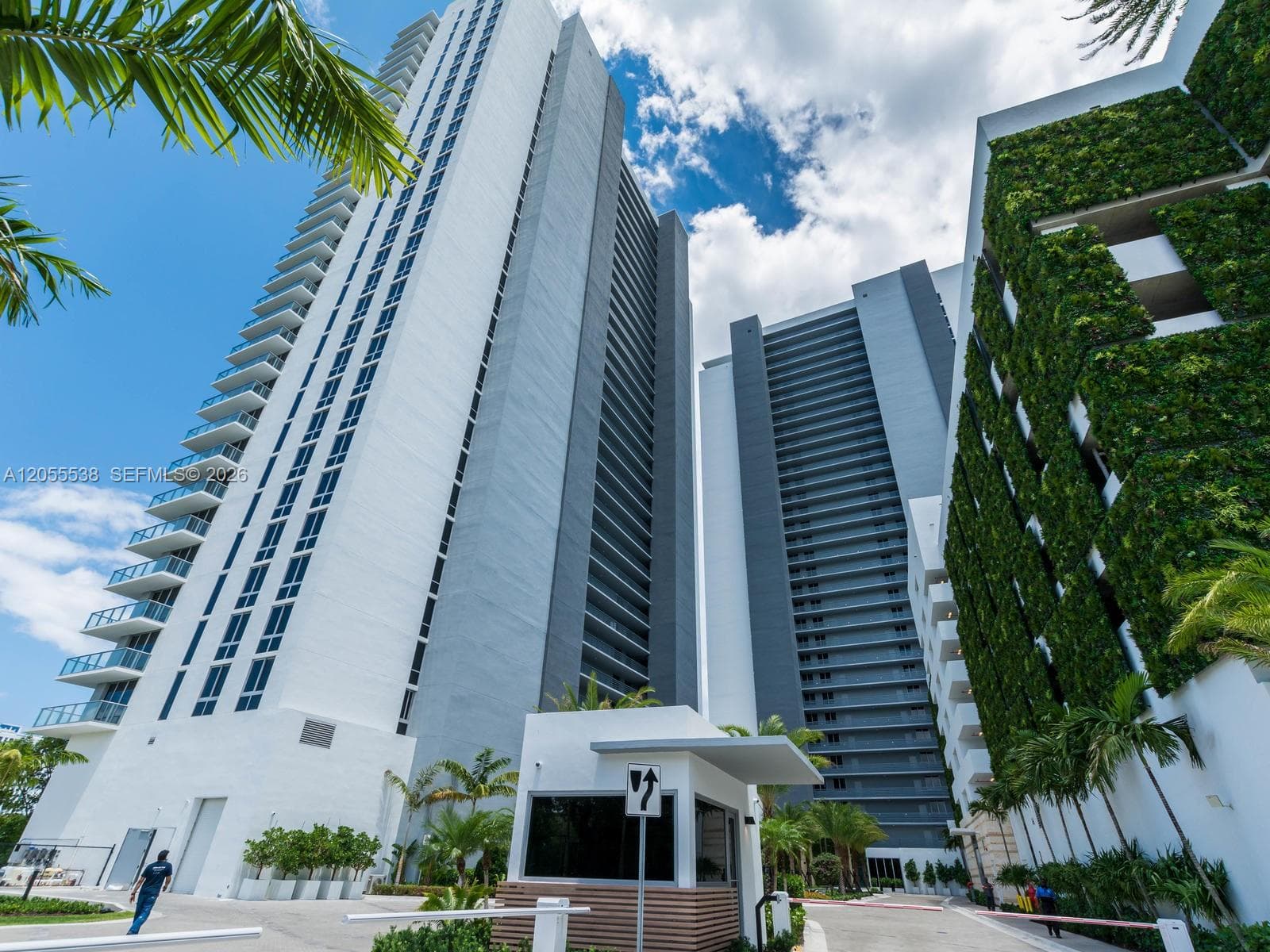 THE HARBOUR · #1103 in North Miami Beach - Photo 2