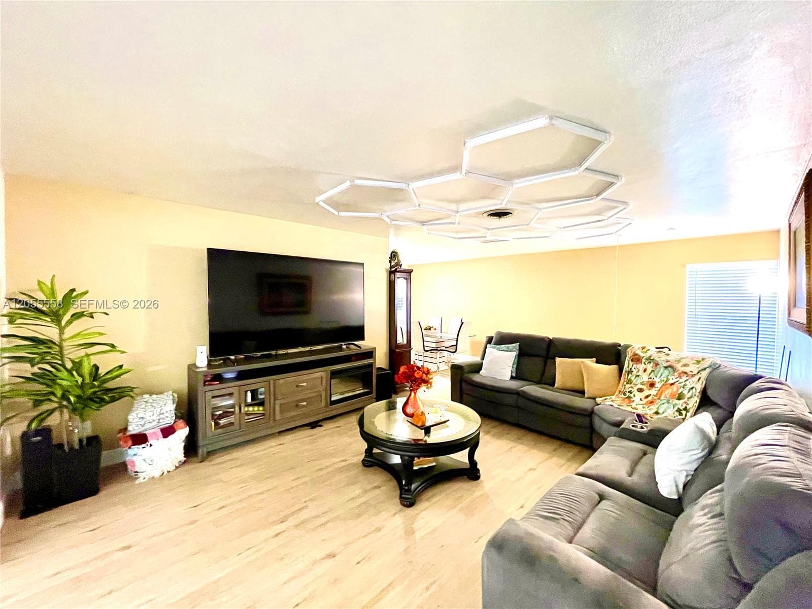 15831 Palmetto Club Dr photo 2