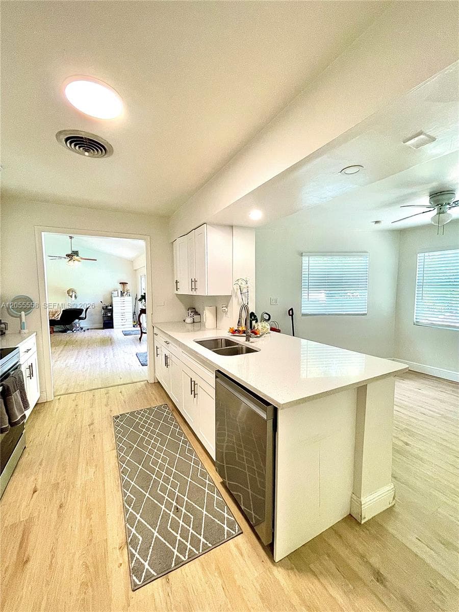 15831 Palmetto Club Dr photo 3