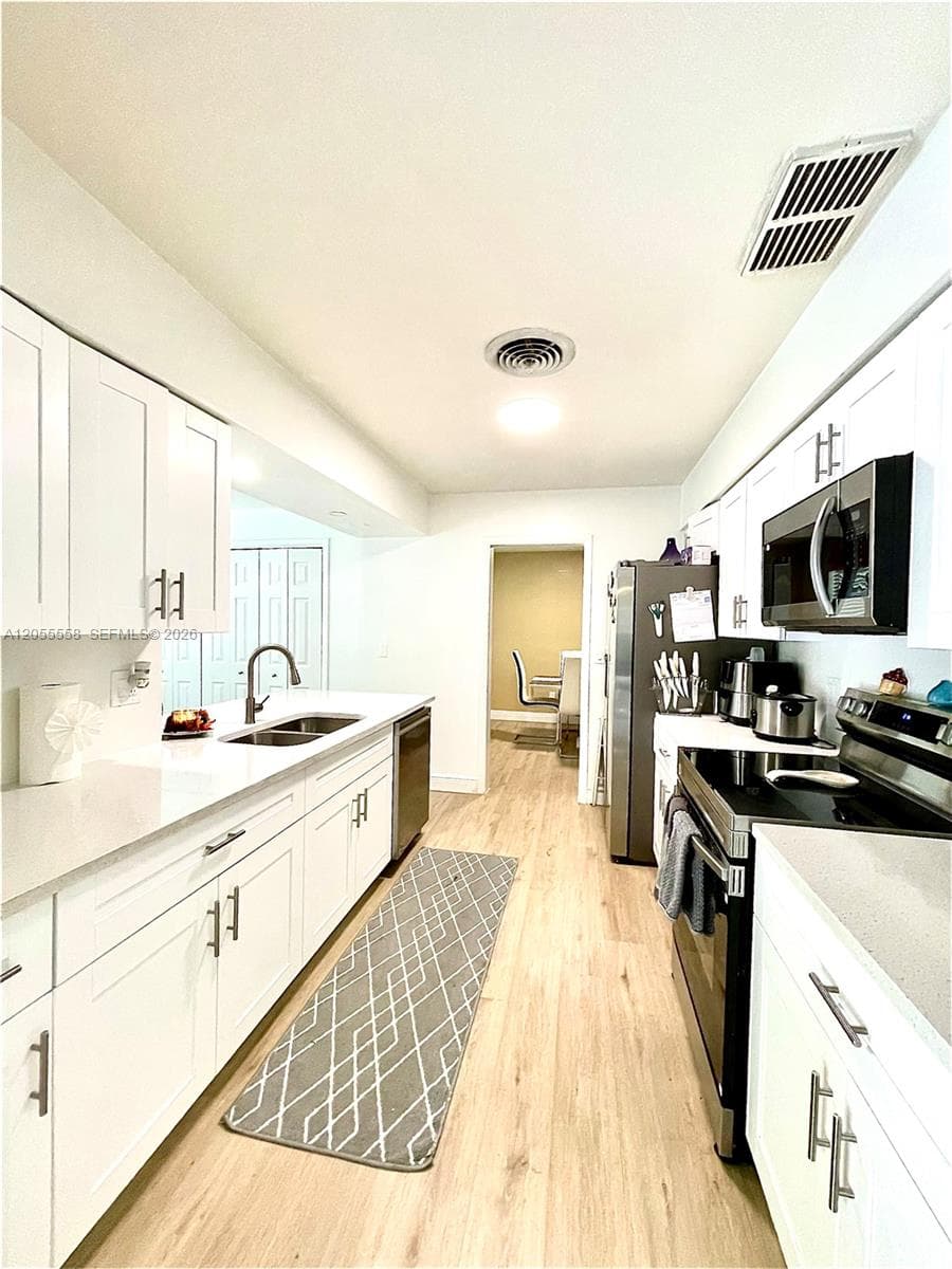 15831 Palmetto Club Dr photo 5