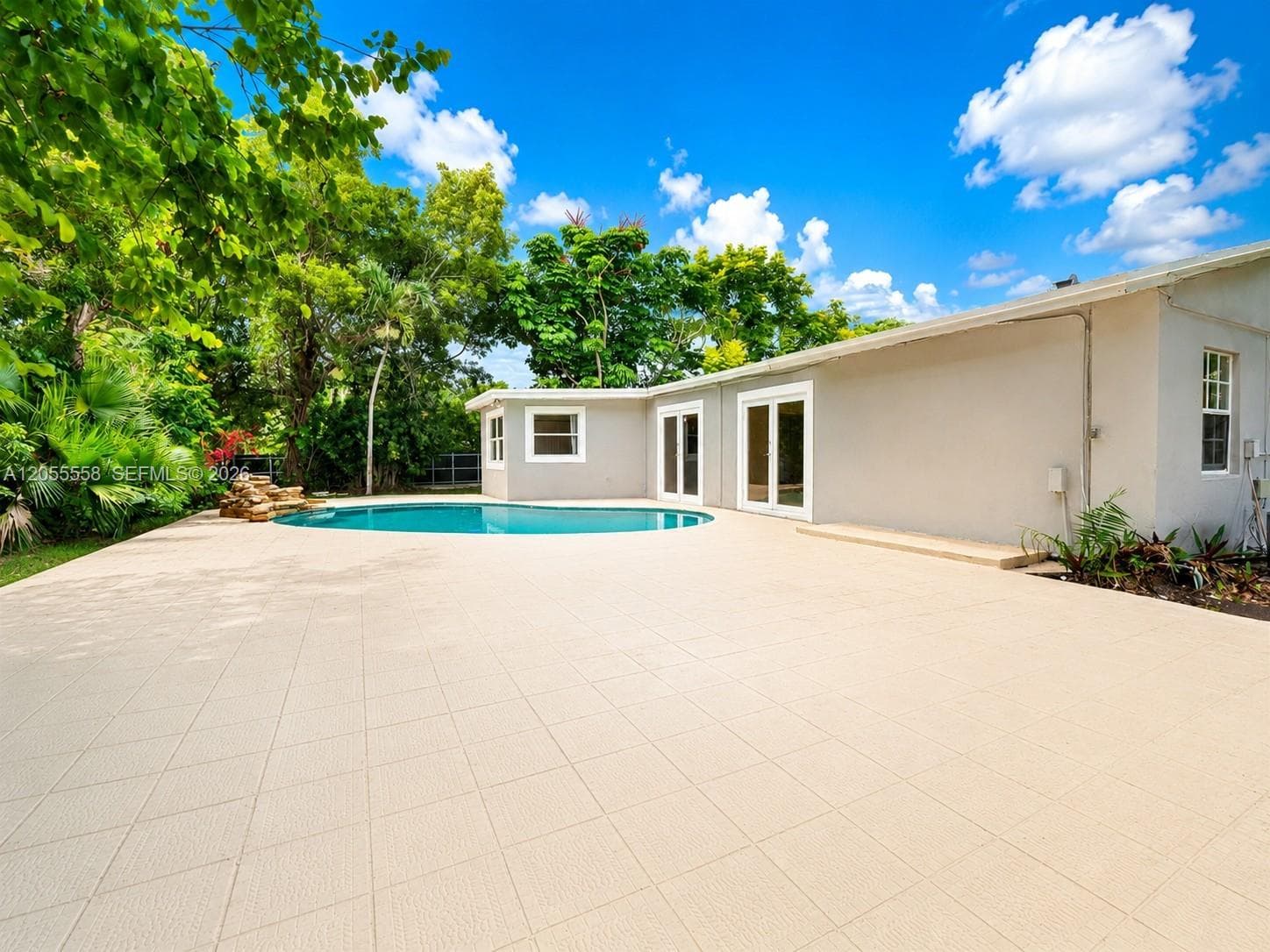 15831 Palmetto Club Dr photo 11
