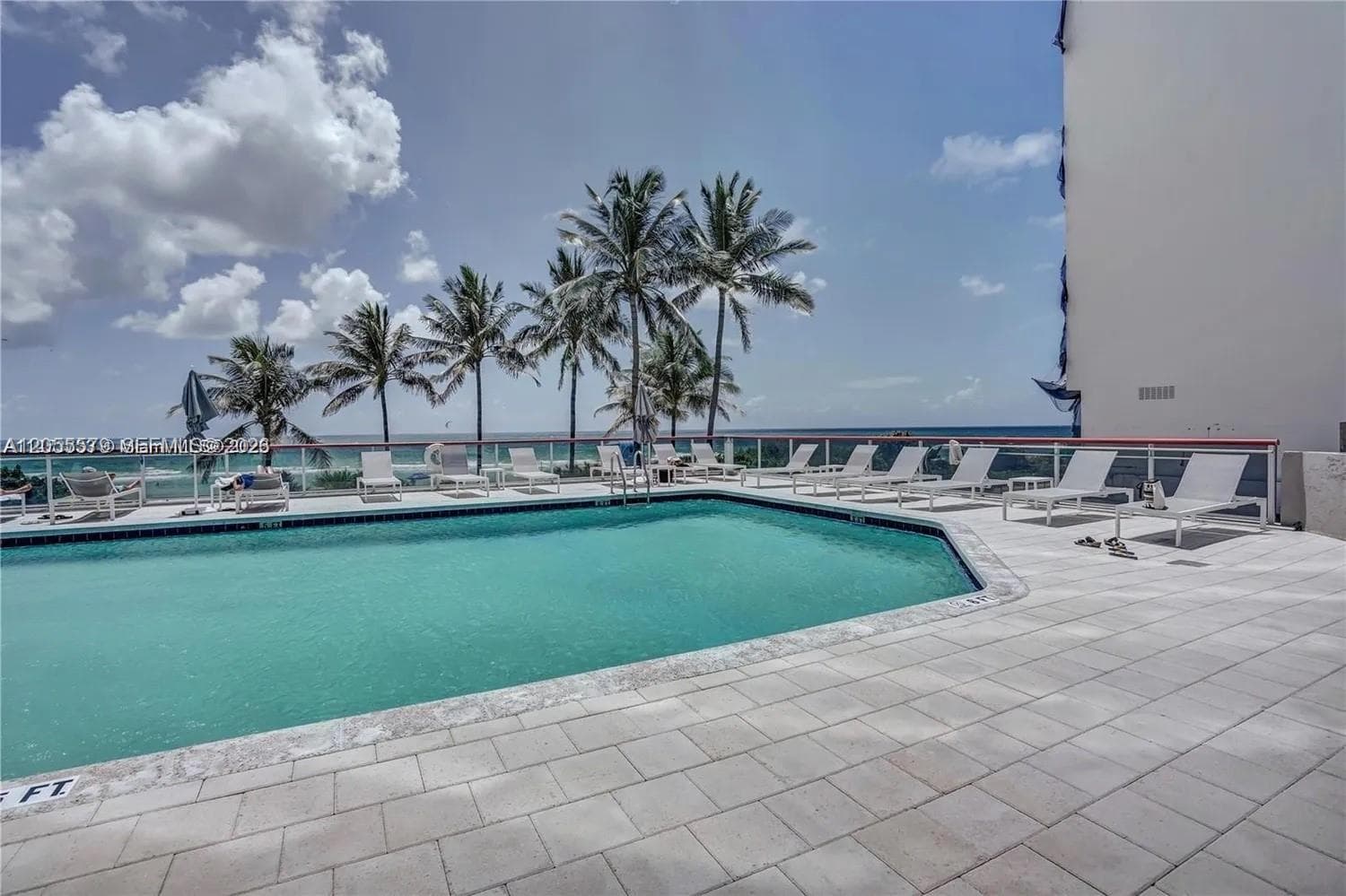 THE STERLING CONDO · #901 in Miami Beach - Photo 13