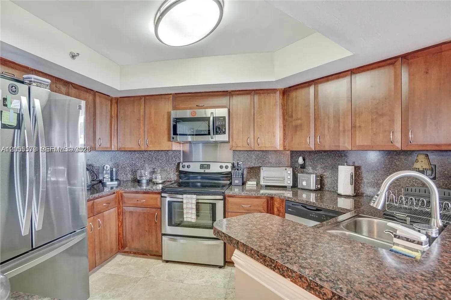 THE STERLING CONDO · #901 in Miami Beach - Photo 3