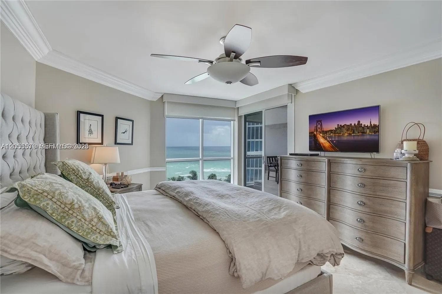 THE STERLING CONDO · #901 in Miami Beach - Photo 4