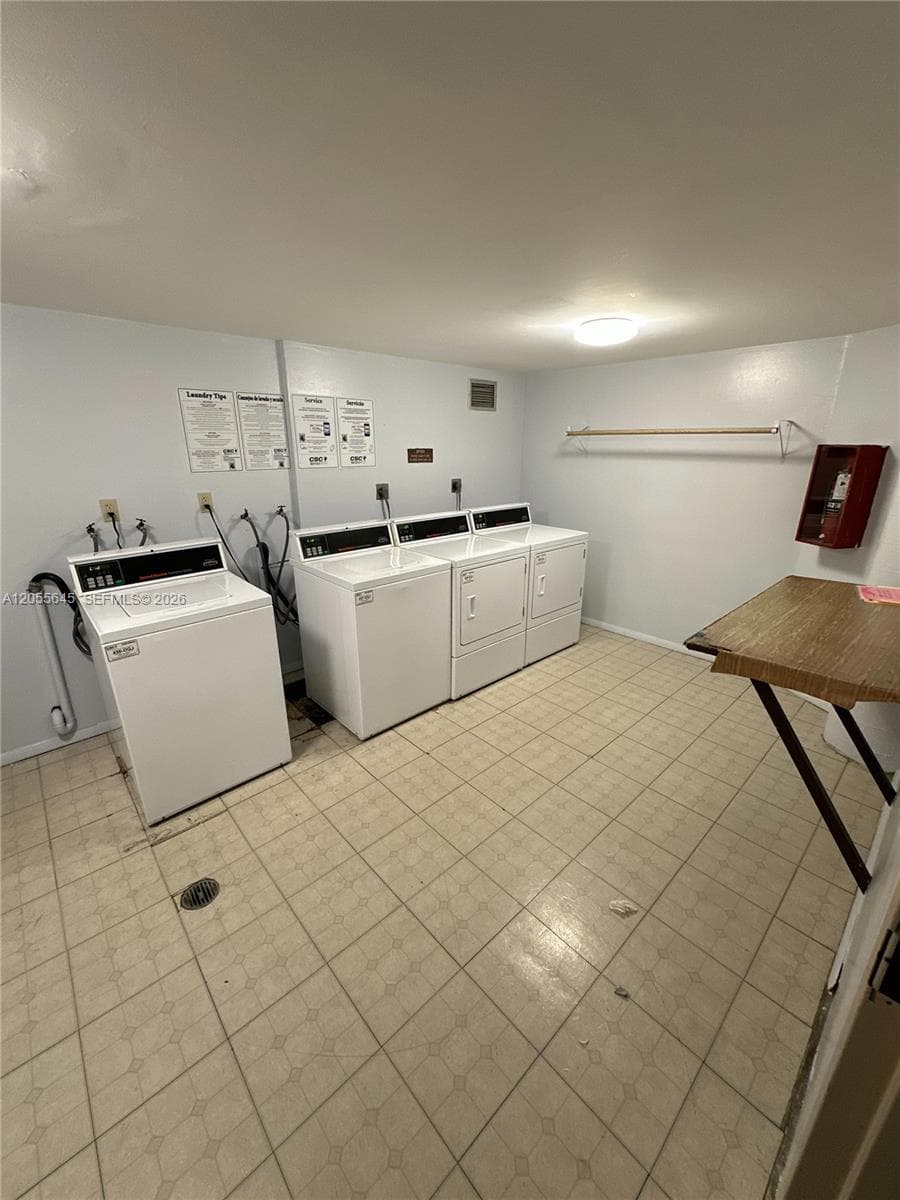 Buckley Towers Condo West · #1403W in Miami - Photo 17