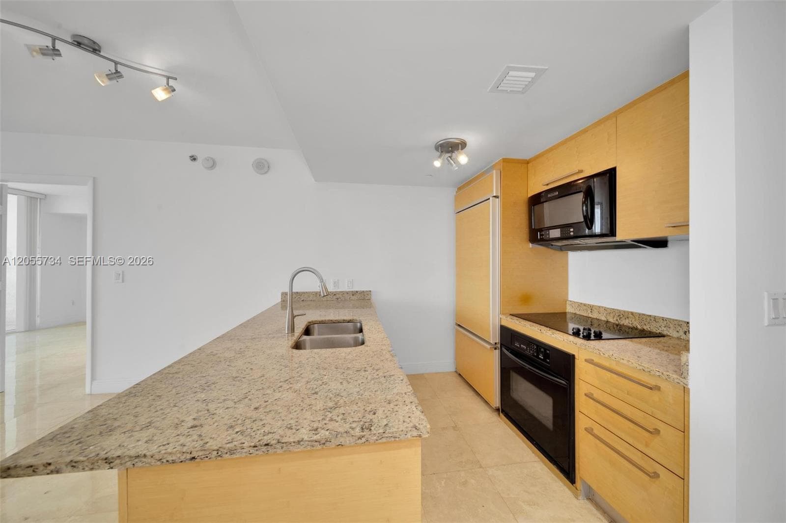 BEACH CLUB THREE CONDO · #1809 in Hallandale Beach - Photo 3