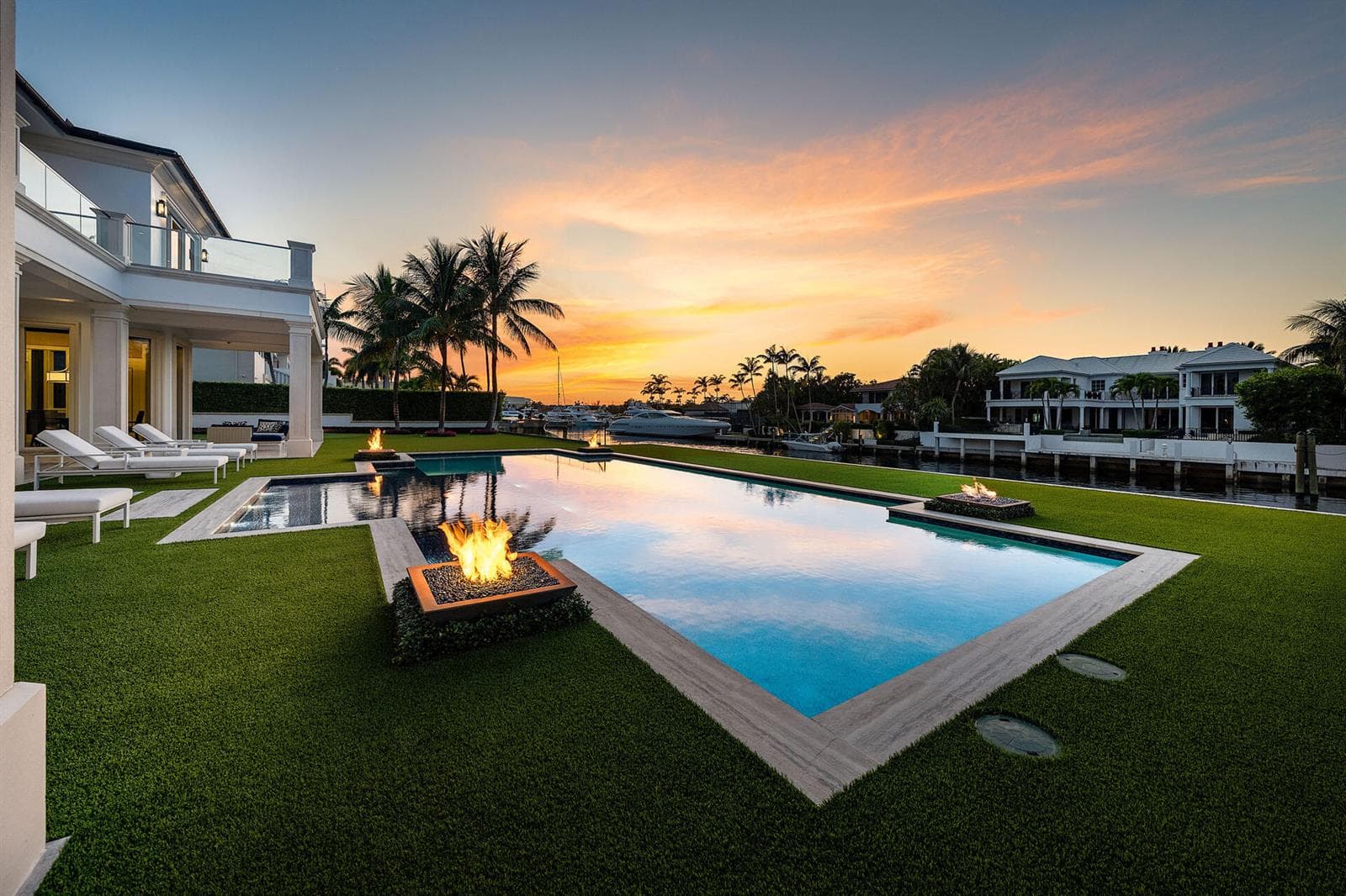 215_W_Key_Palm_Road_Dusk_07