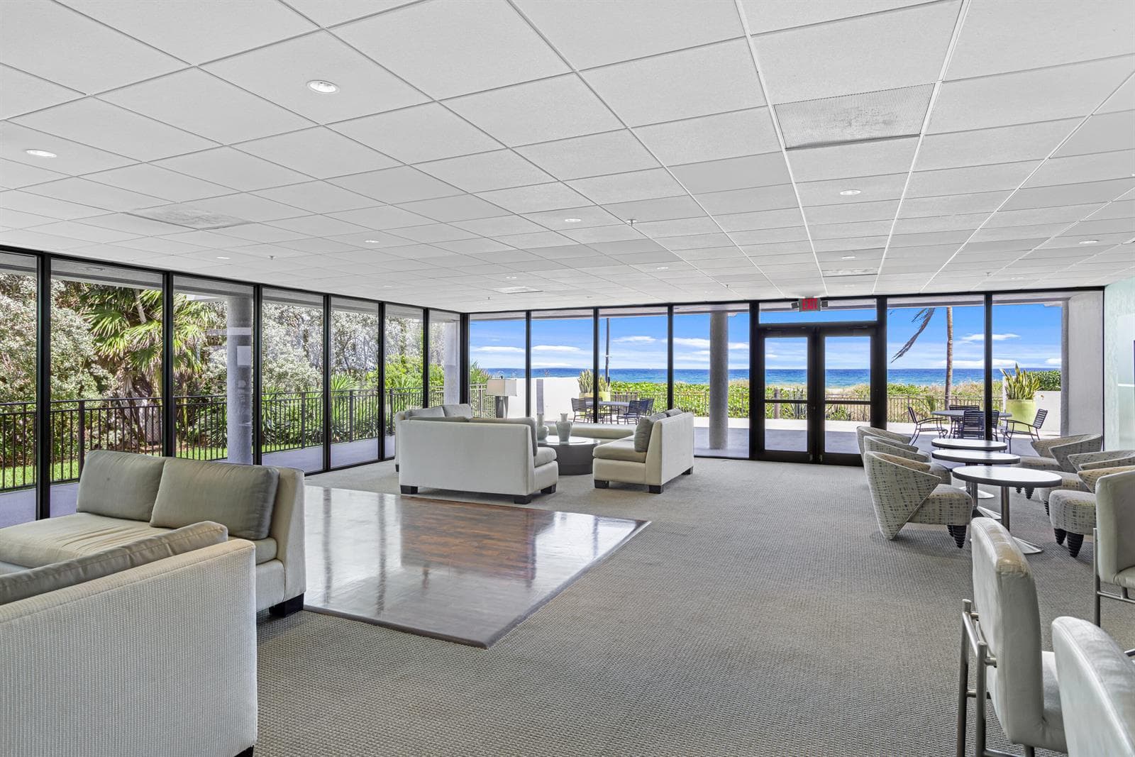 CLUB ROOM OCEAN VIEW