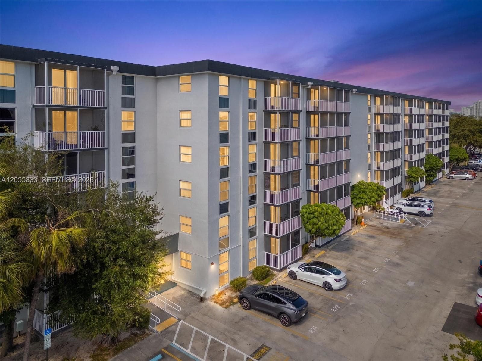 Woodside Apartments Condo · #A516 in North Miami Beach - Photo 2
