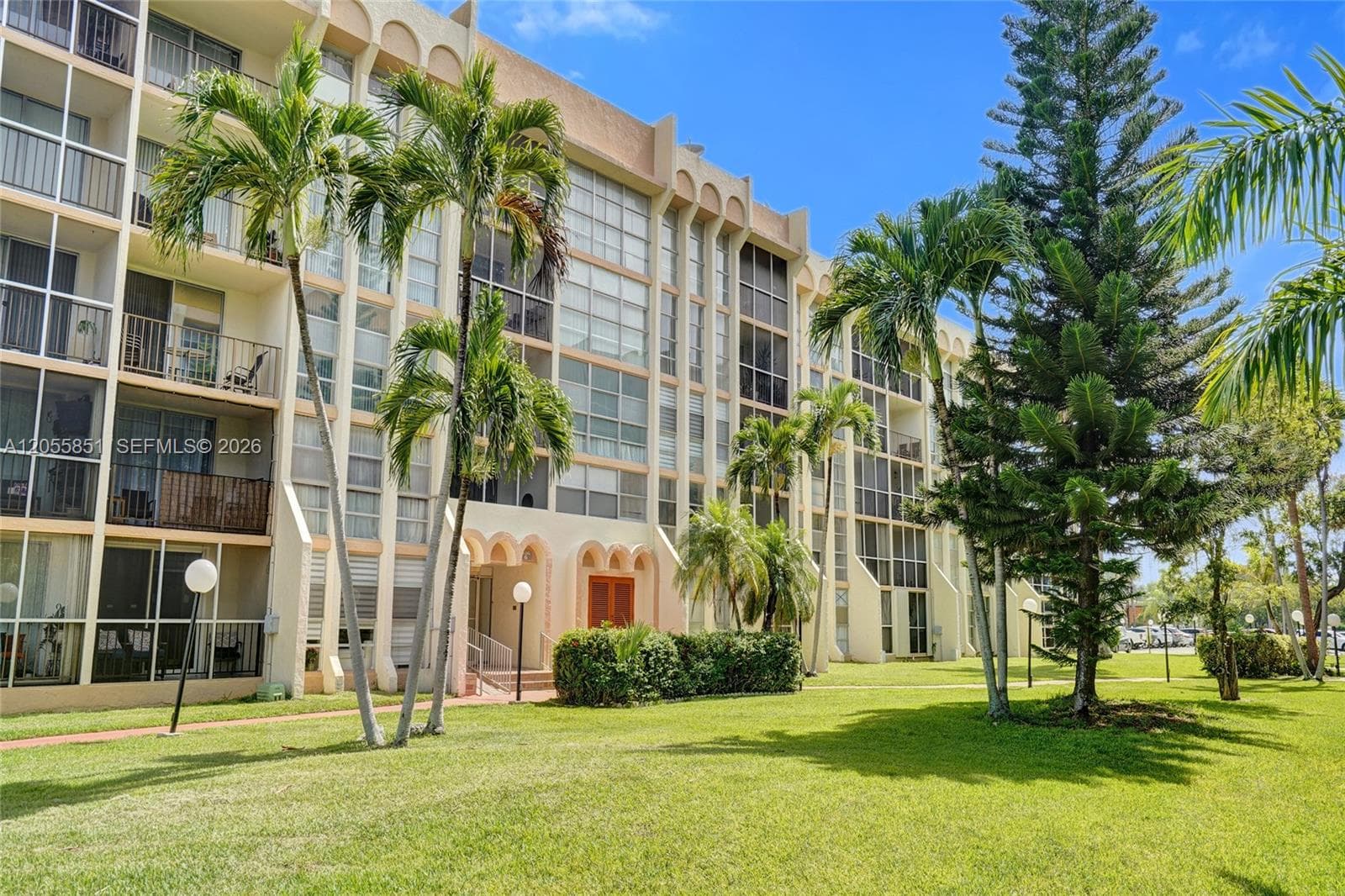 DESOTO PARK CONDO · #207 in Hallandale Beach - Photo 2