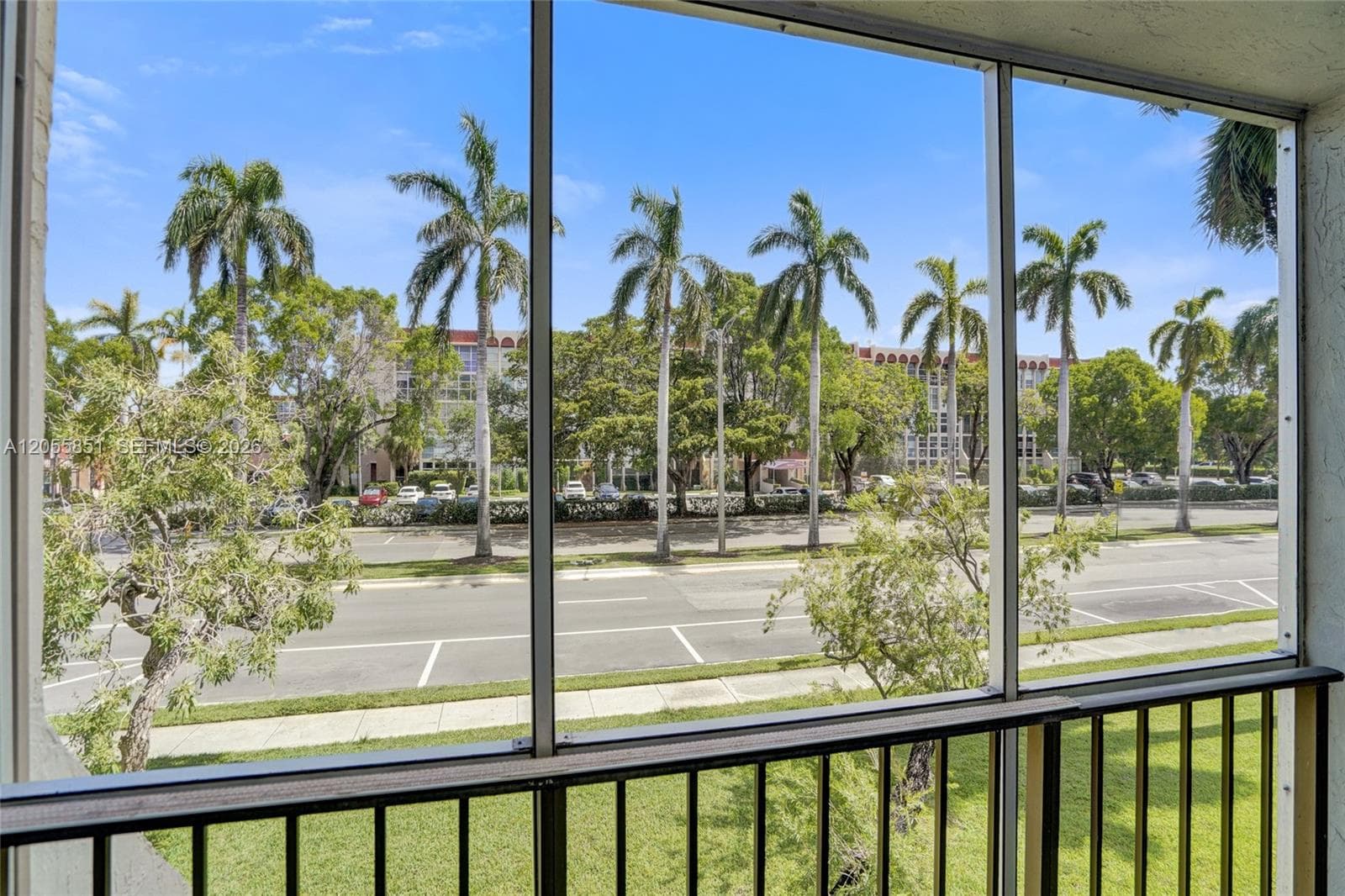 DESOTO PARK CONDO · #207 in Hallandale Beach - Photo 20