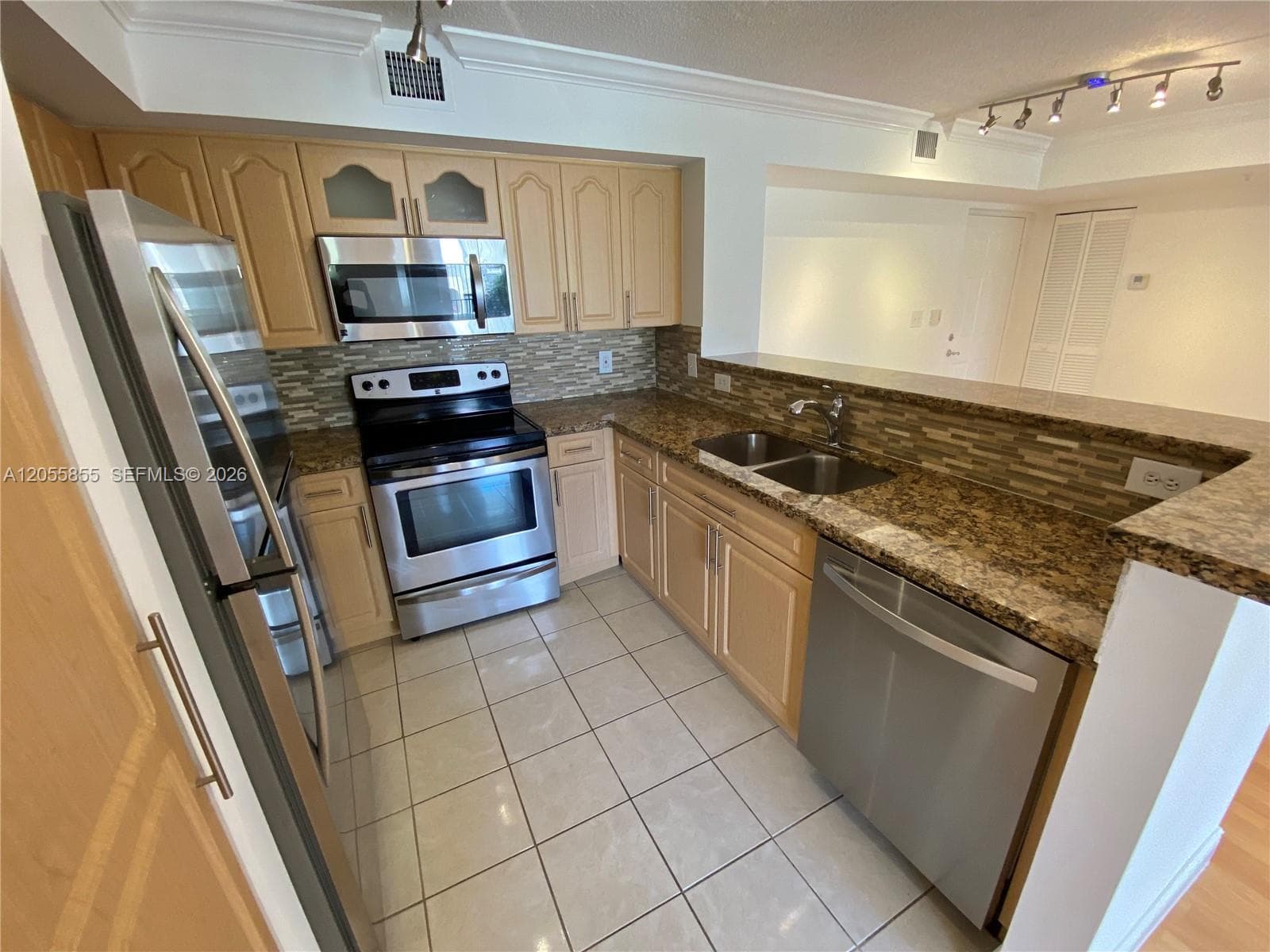 ENCLAVE AT DORAL CONDO NO · #205-12 in Doral - Photo 4