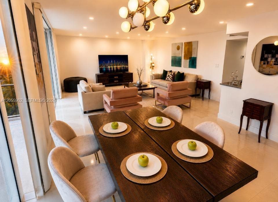 SPACIOUS DINING AND LIVING AREAS