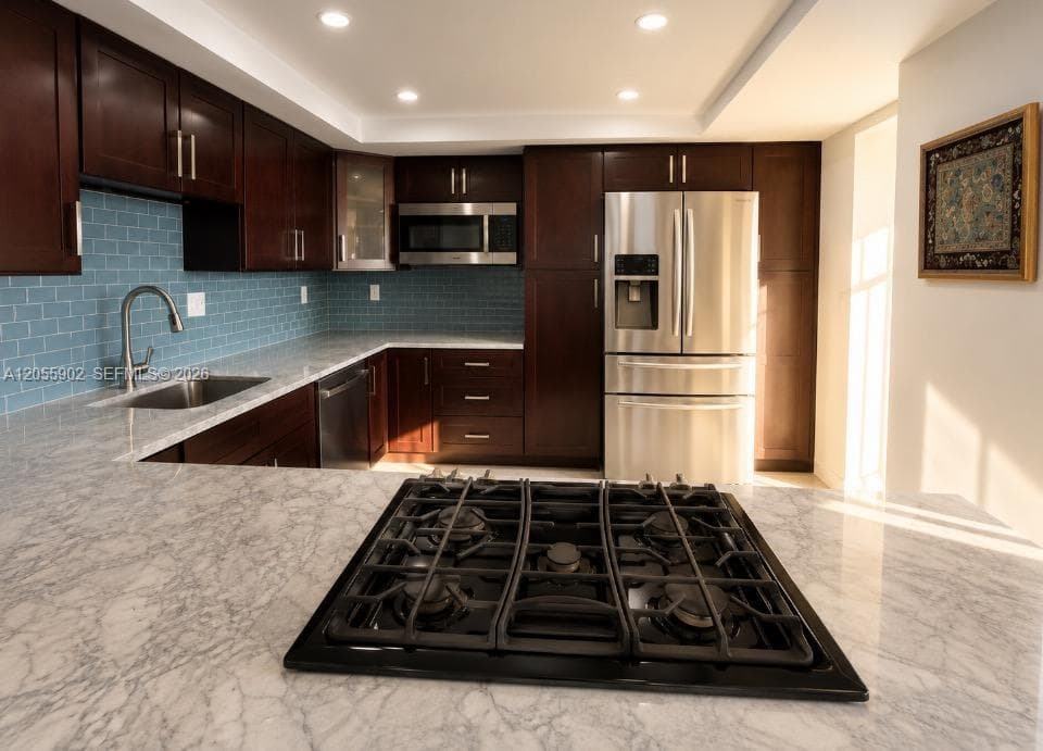 KITCHERN SERVE THROUGH COUNTER