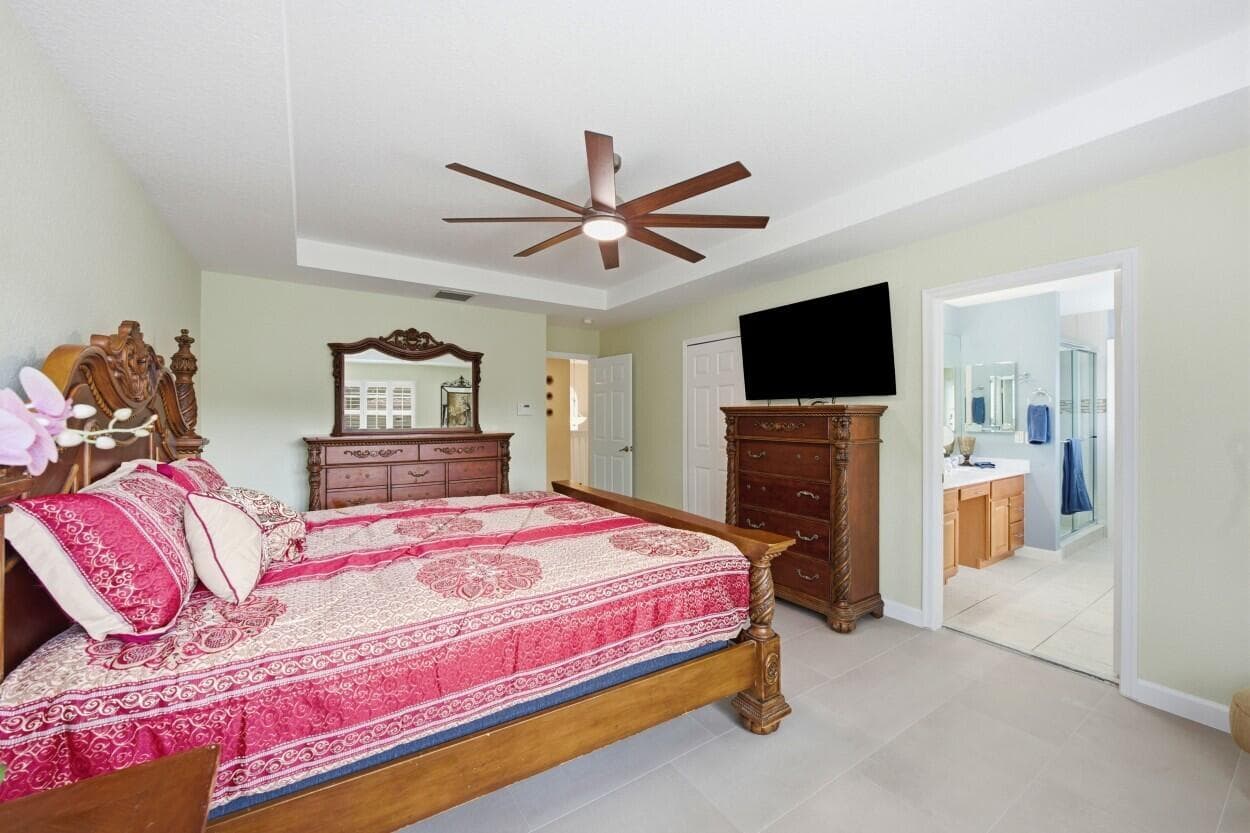 Primary Bedroom w/ En Suite