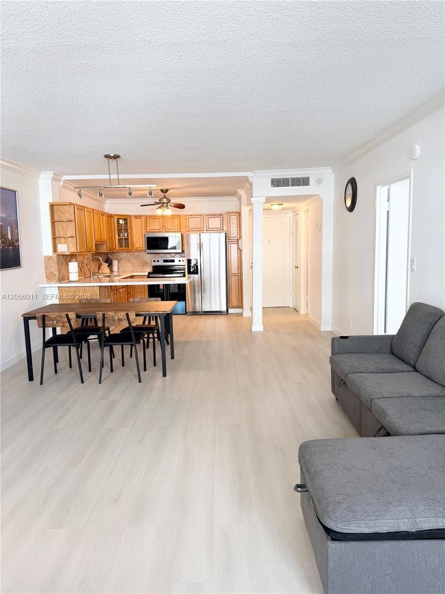 Sea Air Towers Condo · #521 in Hollywood - Photo 5