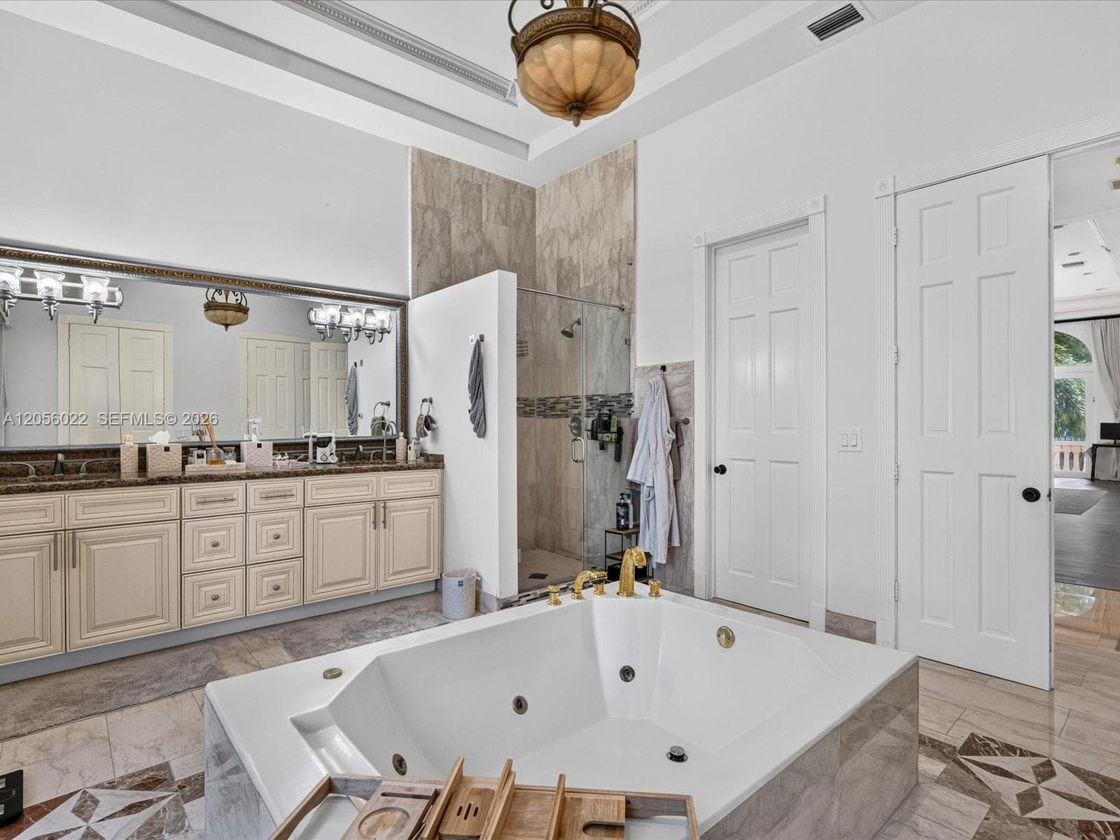 628 N Island photo 68