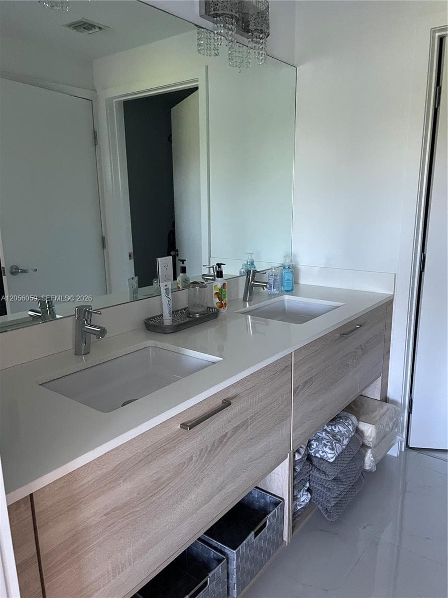THE HARBOUR SOUTH CONDO · #316 in North Miami Beach - Photo 2