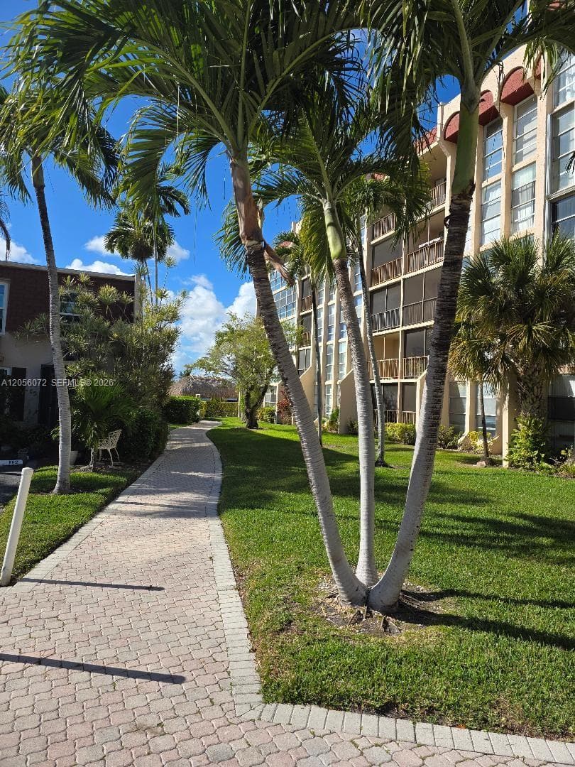 DESOTO PARK CONDO · #404 in Hallandale Beach - Photo 2