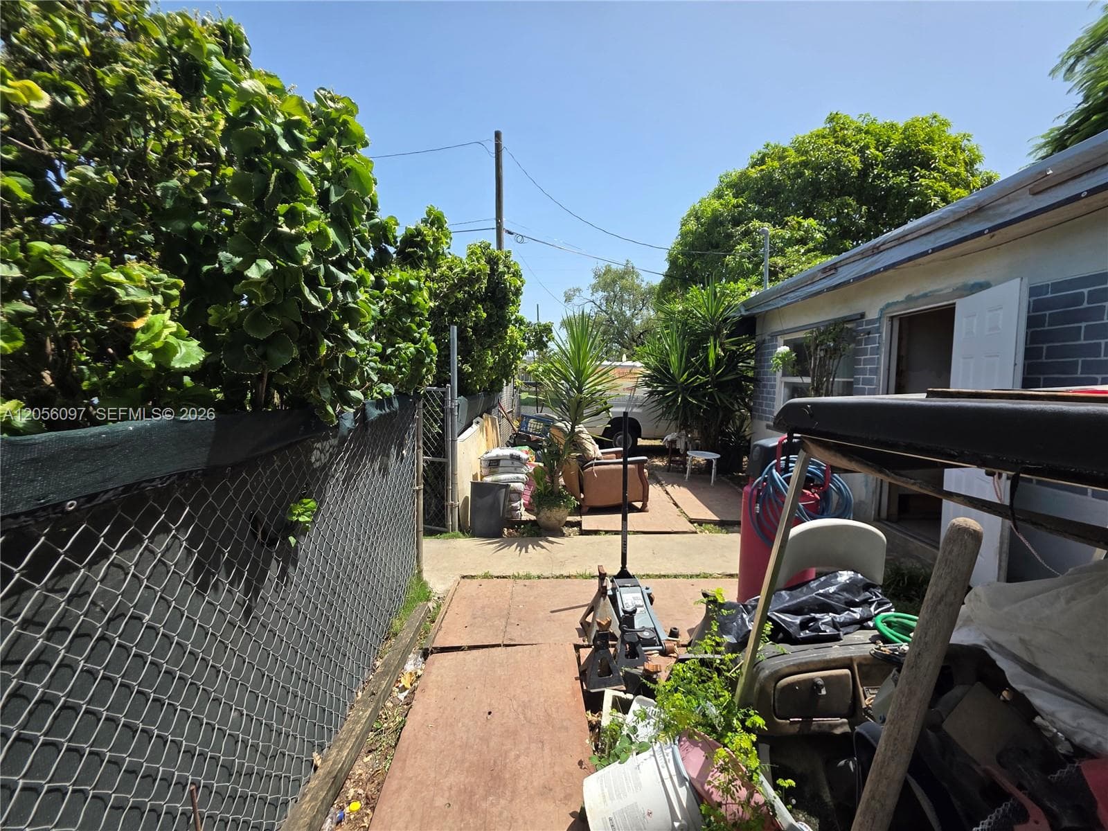 722 SW 3rd Ave photo 3