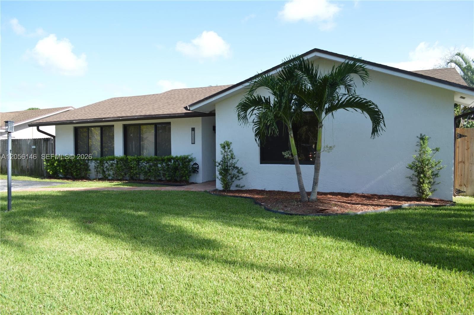 13304 SW 102nd Ter photo 2