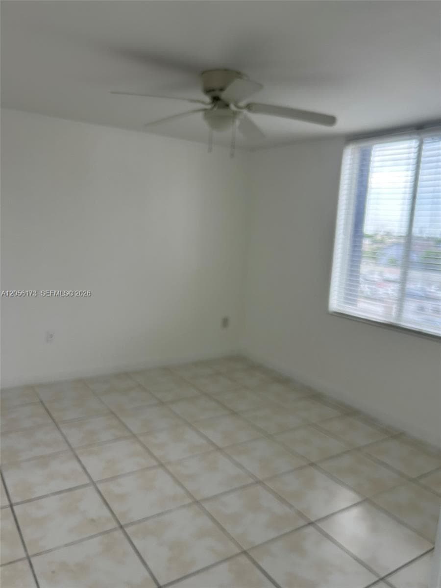 SAMARI LAKE EAST CONDO · #2456 in Hialeah Gardens - Photo 17